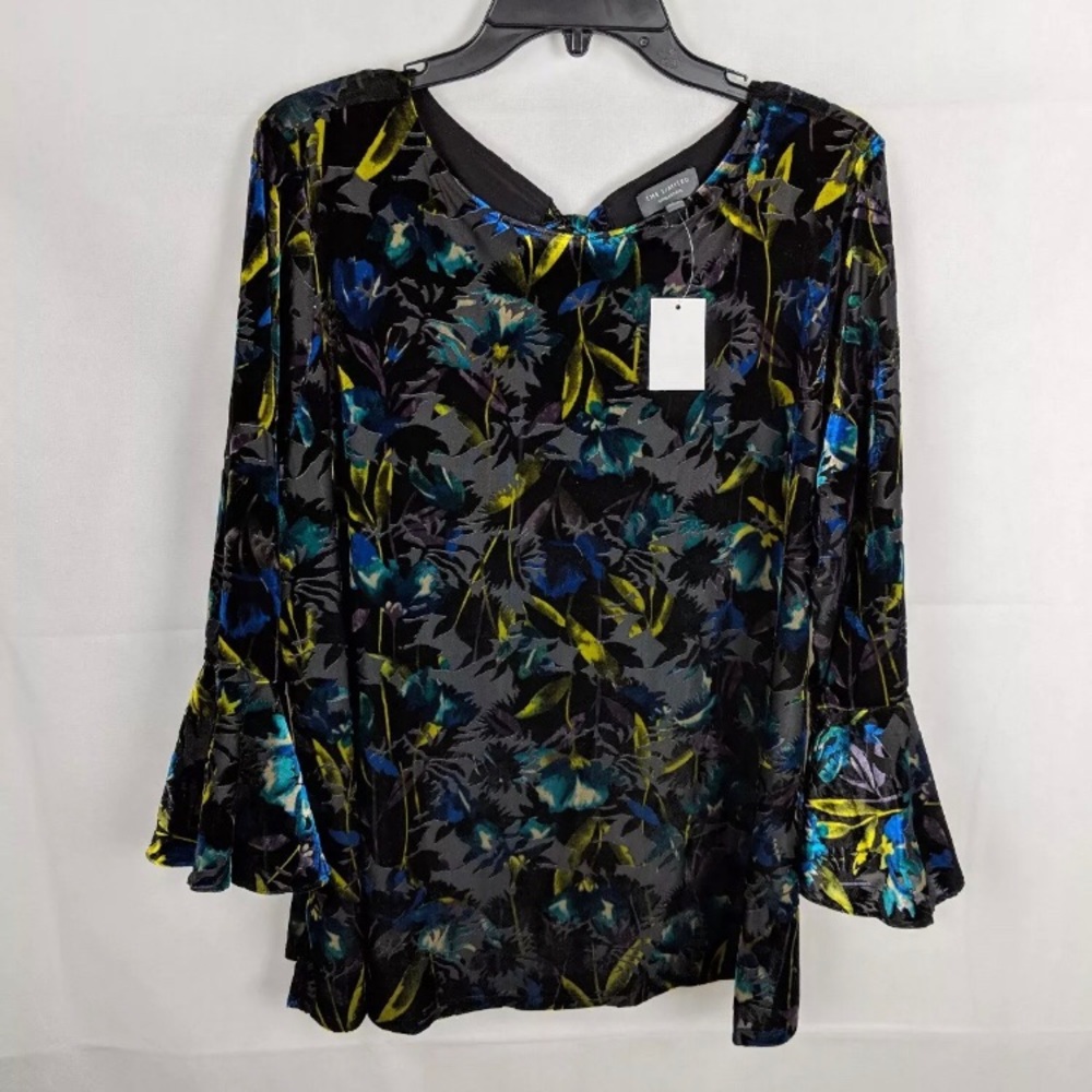 NWT size 3X The Limited velvet floral top